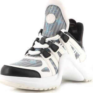 AUTHENTIC Louis Vuitton Arclight Sneakers. Size 36.